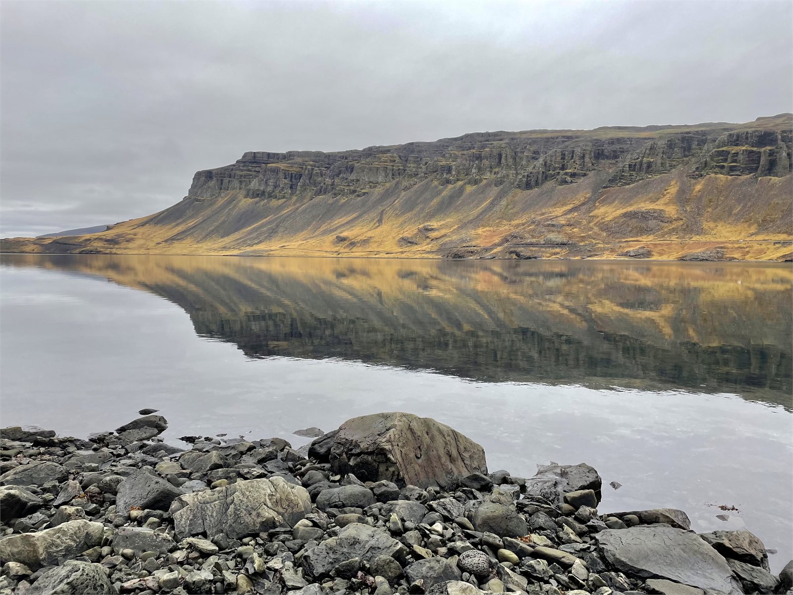 Hvalfjörður og Þyrill í nágrenni Melahverfis