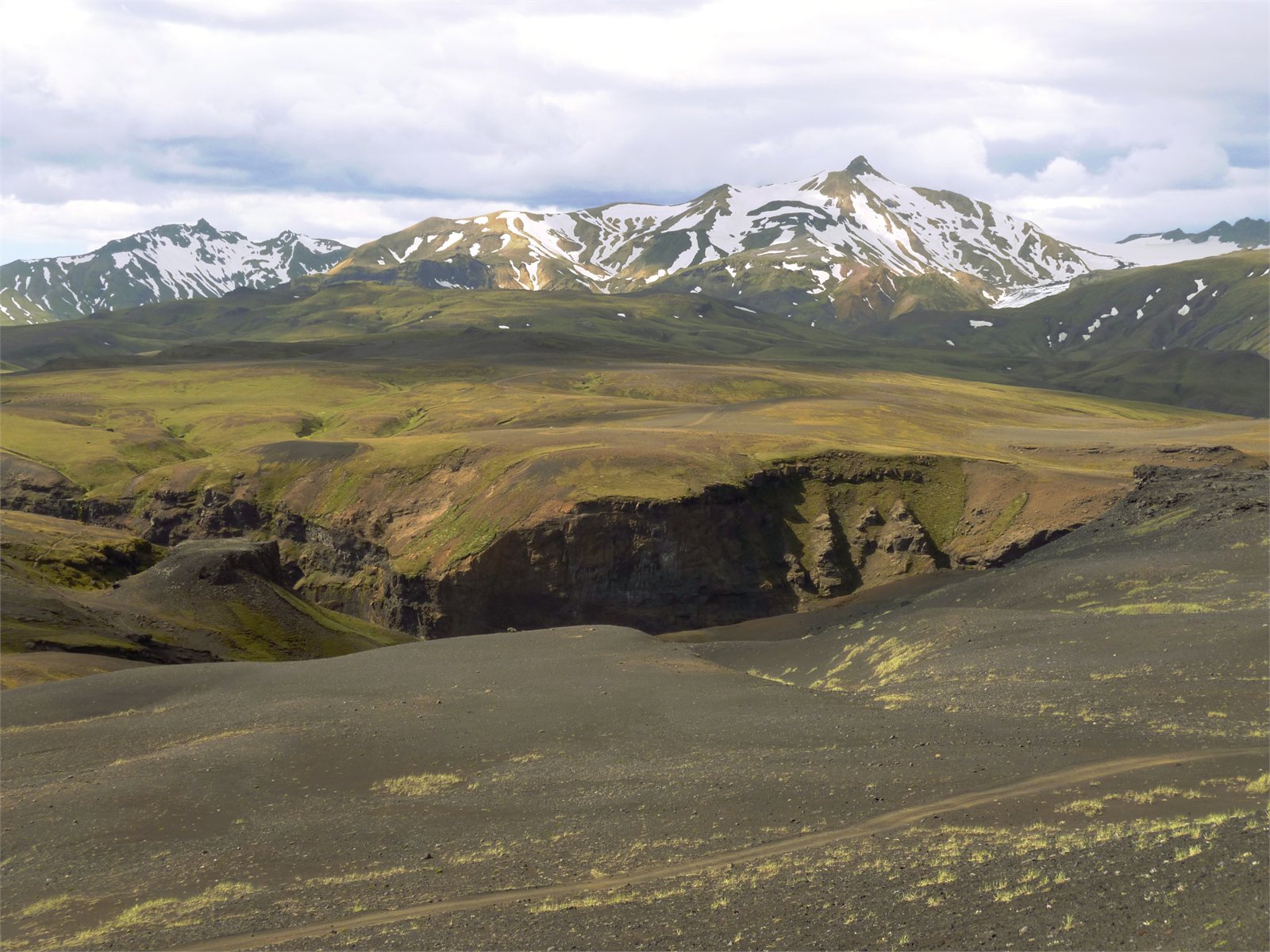 Markarfljótsgljúfur canyon and Tindfjöll mountain, on the Laugavegur hiking trail, in iceland.